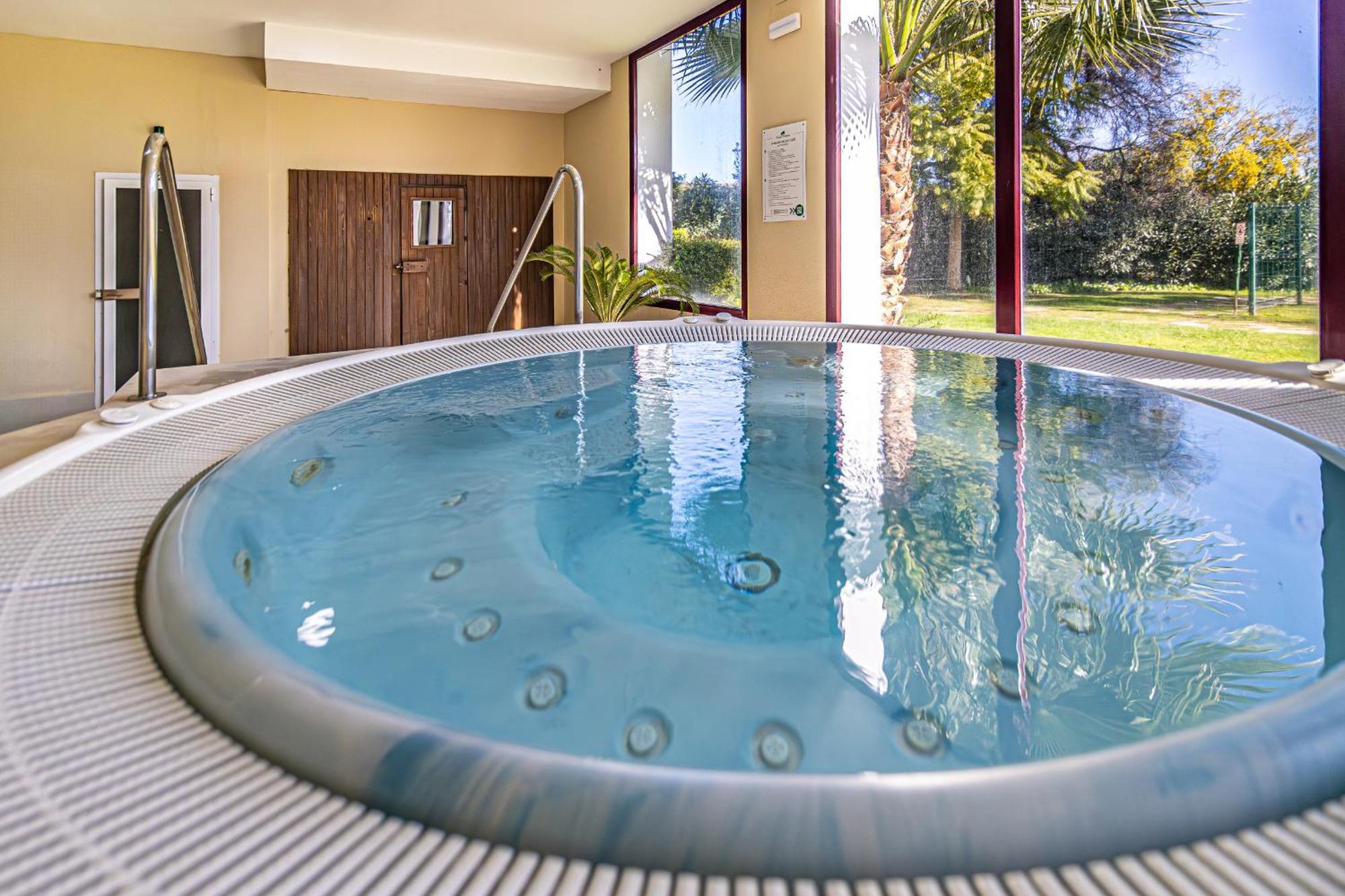 Rentitspain Apartamento Charming Gym, Jacuzzi Y Balcon Эстепона Экстерьер фото