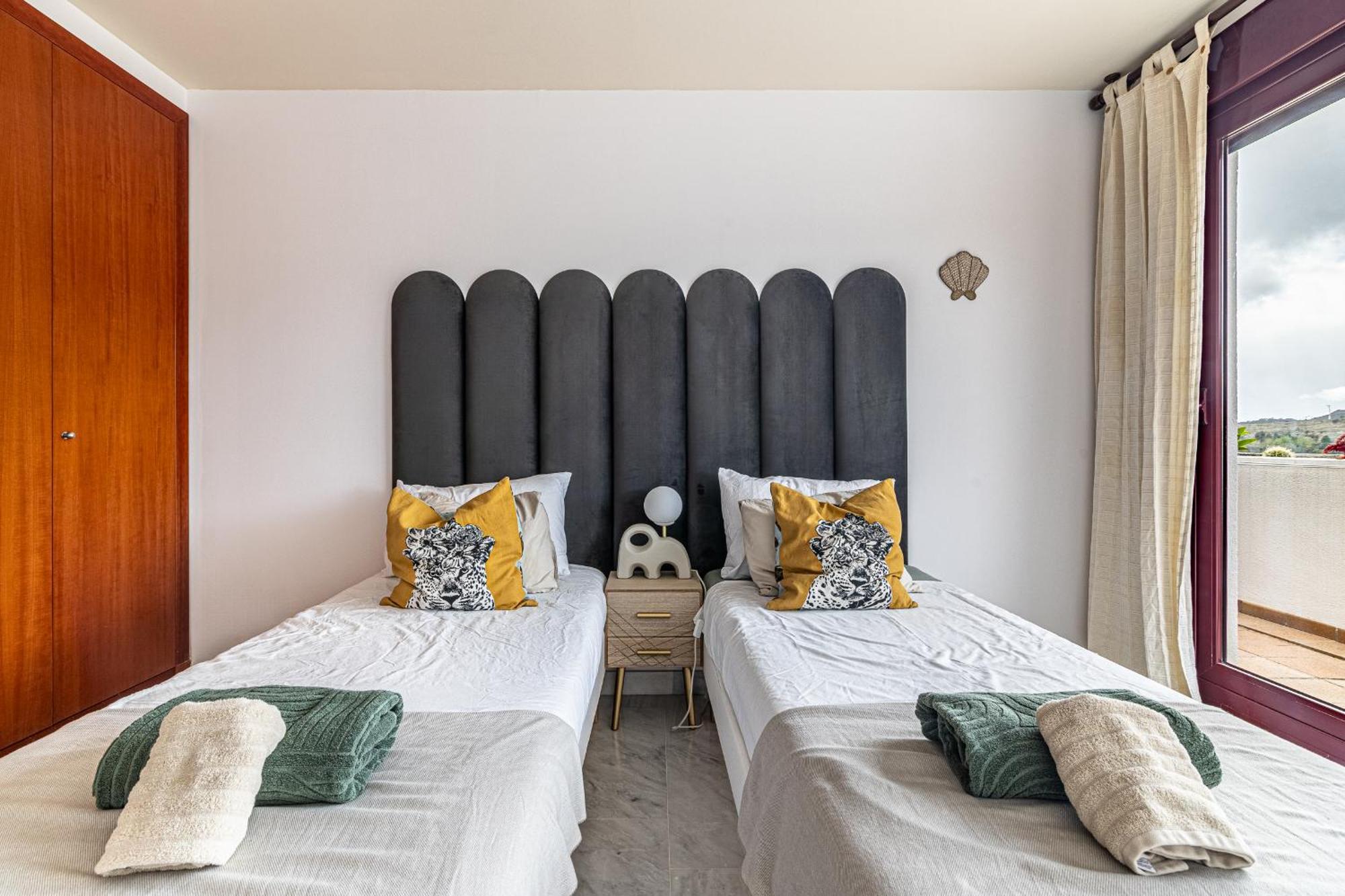Rentitspain Apartamento Charming Gym, Jacuzzi Y Balcon Эстепона Экстерьер фото